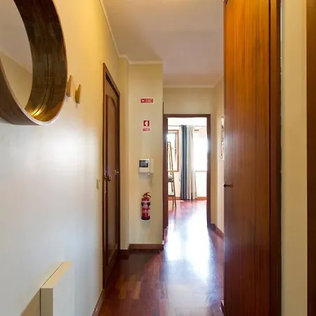 Lázaro 2 Bedroom Oporto