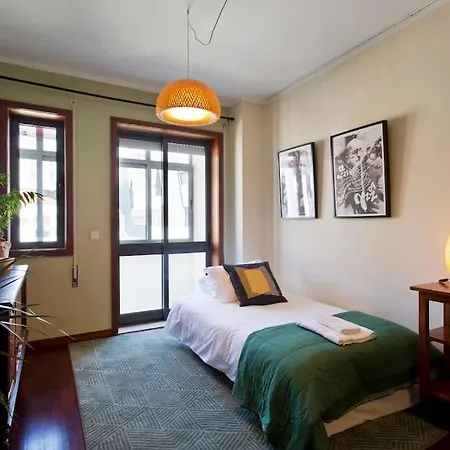 Lázaro 2 Bedroom * Oporto