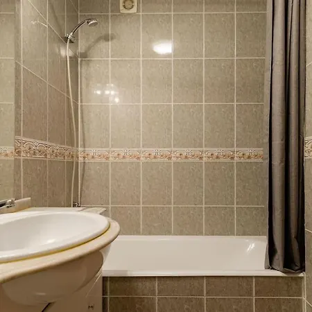 Lázaro 2 Bedroom Oporto