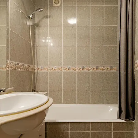 Lázaro 2 Bedroom * Porto